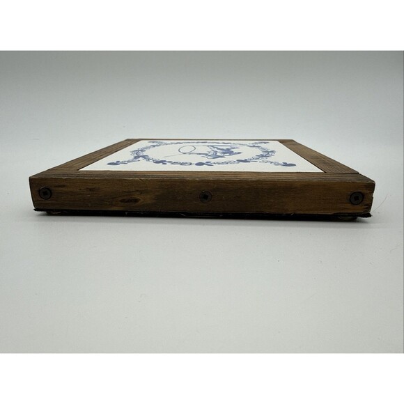 Vtg Delft blue & white ceramic Framed Tile Boy Playing Hoop By Paul Gervais - Picture 4 of 7